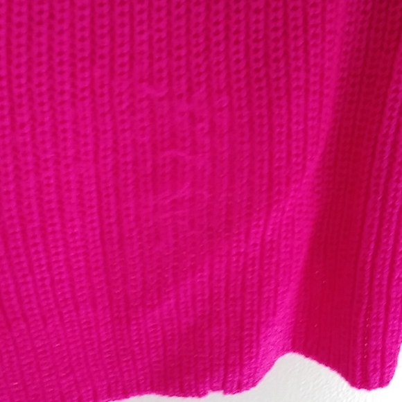 Sweater - Picture 5 of 5